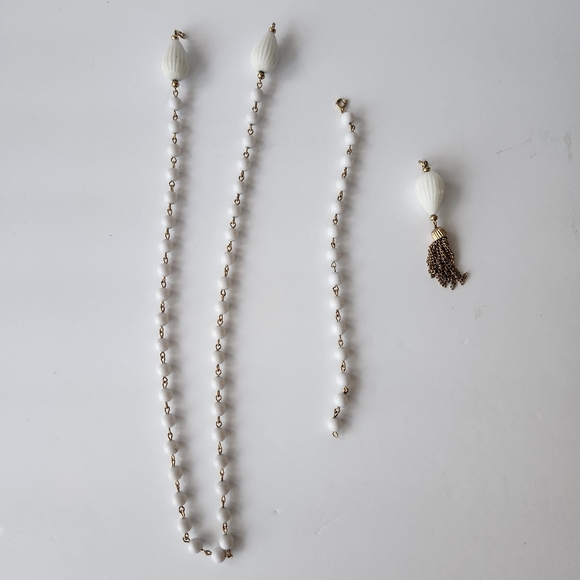 White Convertible Vintage 3 Piece Tassel Necklace - Picture 10 of 10